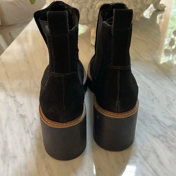 Dolce Vita HALINA Black Suede Chelsea Boots - Picture 3 of 6